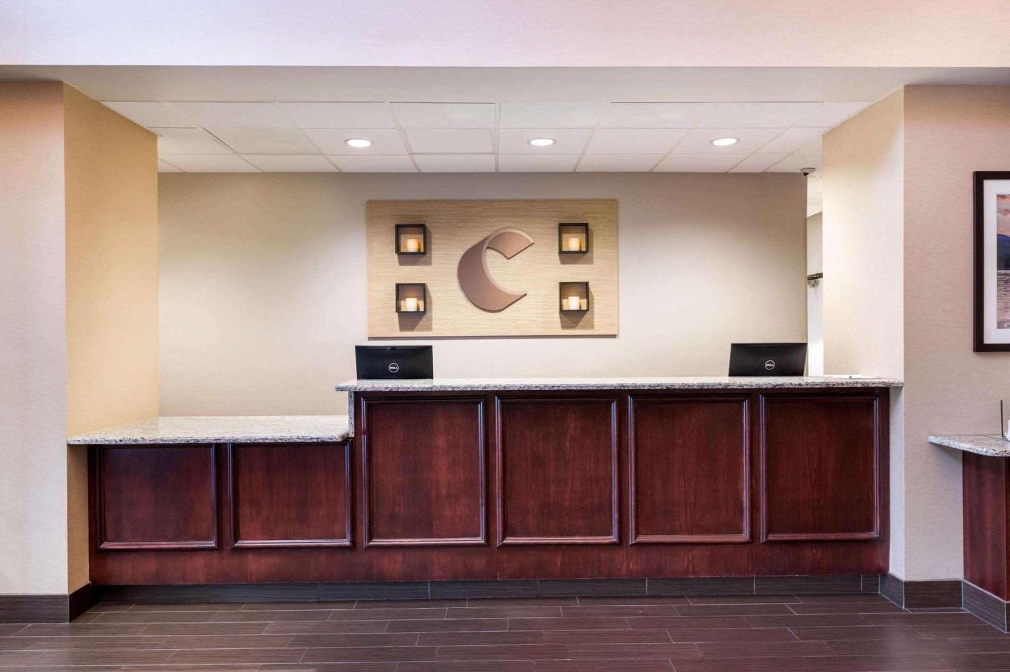 Comfort Suites Northlake Huntersville Exterior photo