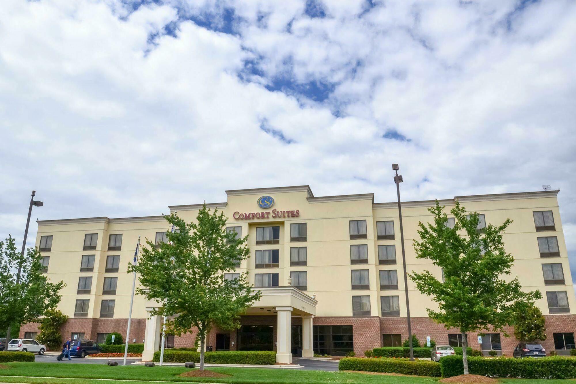 Comfort Suites Northlake Huntersville Exterior photo
